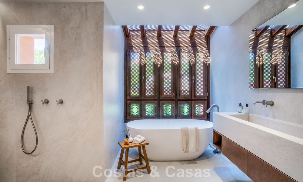 Duplex penthouse in Andalusische bouwstijl met een eigentijds interieur te koop in Nueva Andalucia, Marbella 789828