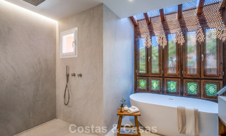 Duplex penthouse in Andalusische bouwstijl met een eigentijds interieur te koop in Nueva Andalucia, Marbella 789829 