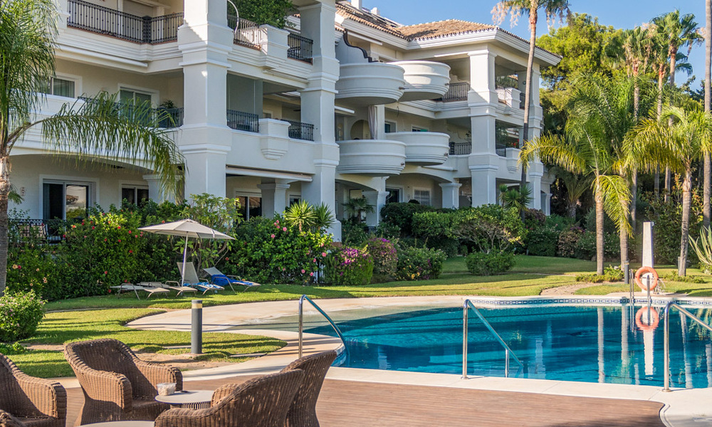 Modern gerenoveerd, appartement te koop in een gated luxecomplex in Sierra Blanca, Golden Mile, Marbella 789846