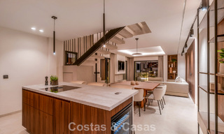 Modern gerenoveerd duplex penthouse met zeezicht te koop op wandelafstand van Puerto Banus, Marbella 789133 