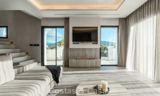 Modern gerenoveerd duplex penthouse met zeezicht te koop op wandelafstand van Puerto Banus, Marbella 789143 