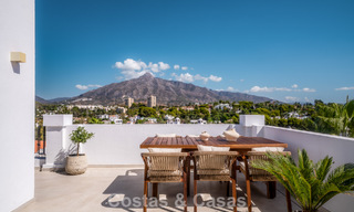 Modern gerenoveerd duplex penthouse met zeezicht te koop op wandelafstand van Puerto Banus, Marbella 789174 