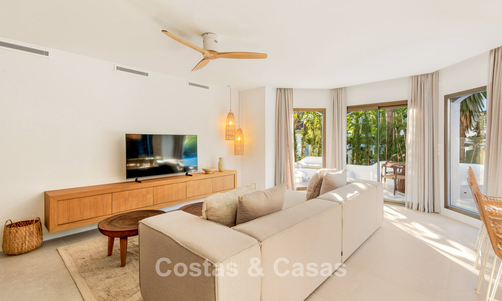 Gelijkvloers luxe appartement te koop op een steenworp van het strand in Elviria, Marbella 789236