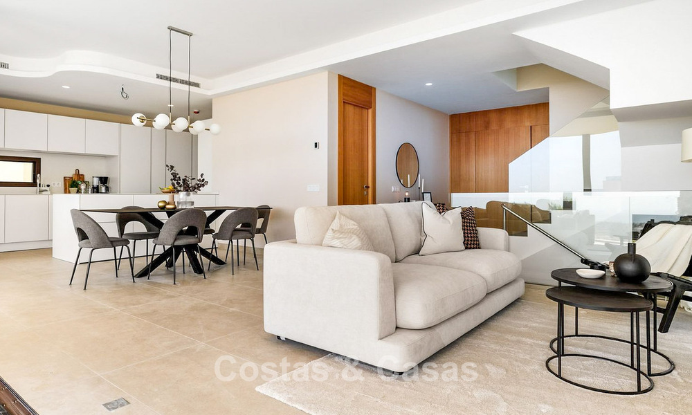 Instapklare luxevilla met moderne architectuur en panoramisch zeezicht te koop in Marbella - Benahavis 788958