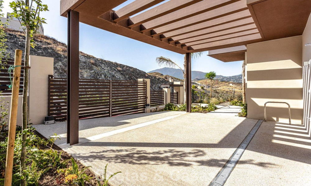 Instapklare luxevilla met moderne architectuur en panoramisch zeezicht te koop in Marbella - Benahavis 788962