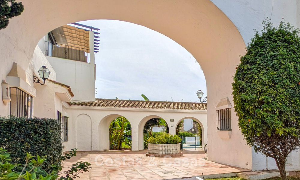 Gerenoveerd luxe appartement te koop op een steenworp van het strand en het centrum van Puerto Banus, Marbella 789021