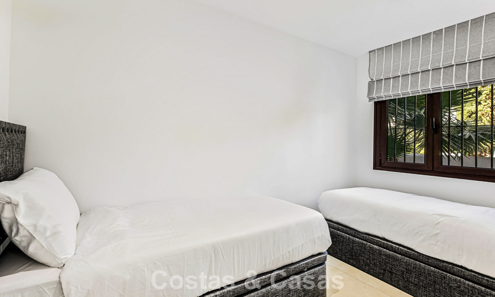 Gerenoveerd luxe appartement te koop op een steenworp van het strand en het centrum van Puerto Banus, Marbella 789027