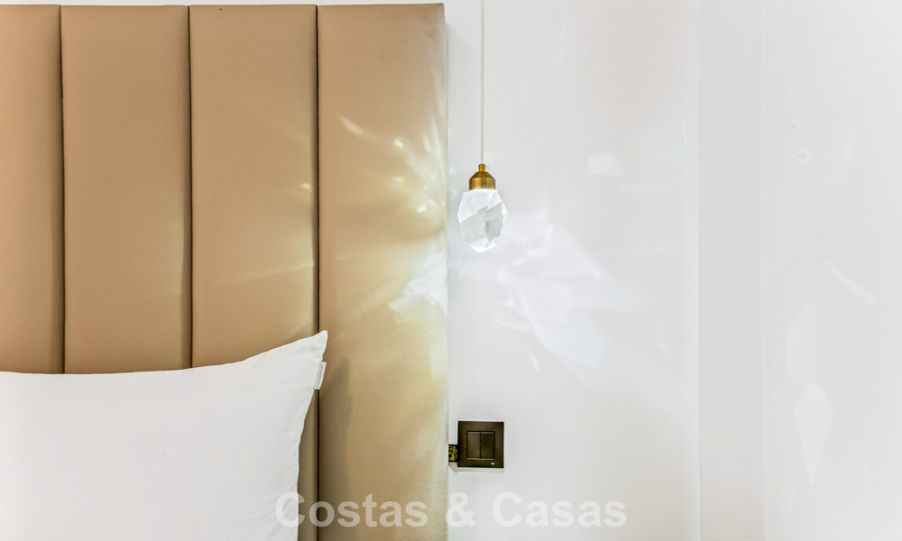 Gerenoveerd luxe appartement te koop op een steenworp van het strand en het centrum van Puerto Banus, Marbella 789029