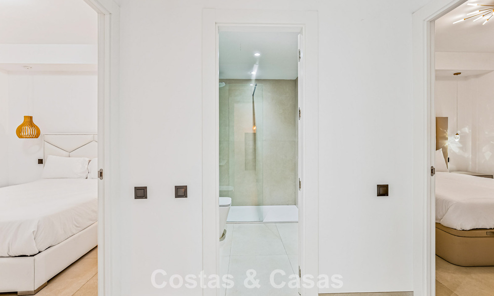 Gerenoveerd luxe appartement te koop op een steenworp van het strand en het centrum van Puerto Banus, Marbella 789033