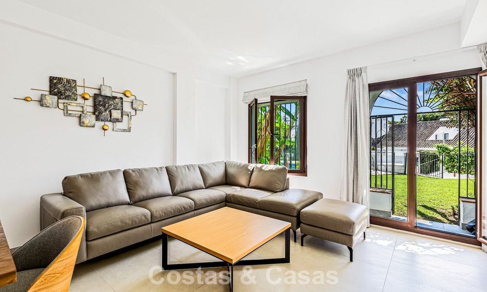 Gerenoveerd luxe appartement te koop op een steenworp van het strand en het centrum van Puerto Banus, Marbella 789041