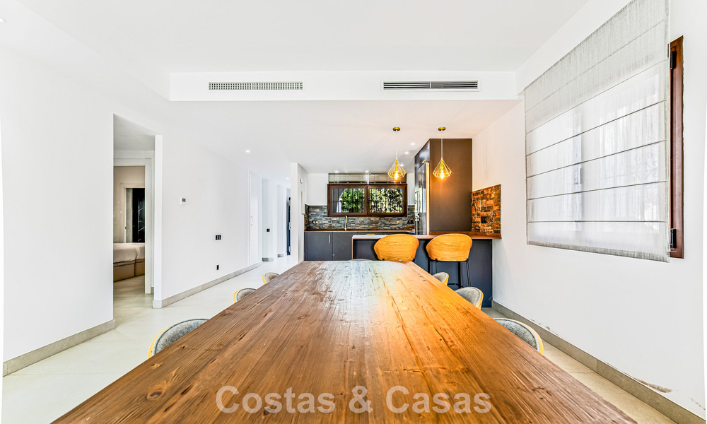 Gerenoveerd luxe appartement te koop op een steenworp van het strand en het centrum van Puerto Banus, Marbella 789044