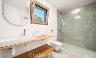 Authentieke Mediterrane villa met een modern interieur en magnifiek zeezicht te koop in Estepona West 789004 