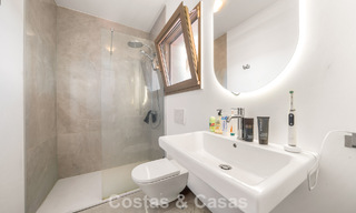 Authentieke Mediterrane villa met een modern interieur en magnifiek zeezicht te koop in Estepona West 789010 