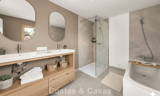 Authentieke Mediterrane villa met een modern interieur en magnifiek zeezicht te koop in Estepona West 789017 