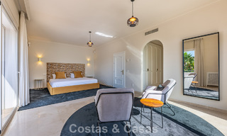Grote villa in Spaanse stijl te koop grenzend aan een eersteklas golfbaan, gated in La Quinta, Marbella - Benahavis 789256 