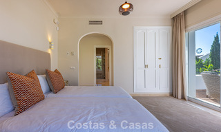 Grote villa in Spaanse stijl te koop grenzend aan een eersteklas golfbaan, gated in La Quinta, Marbella - Benahavis 789269 