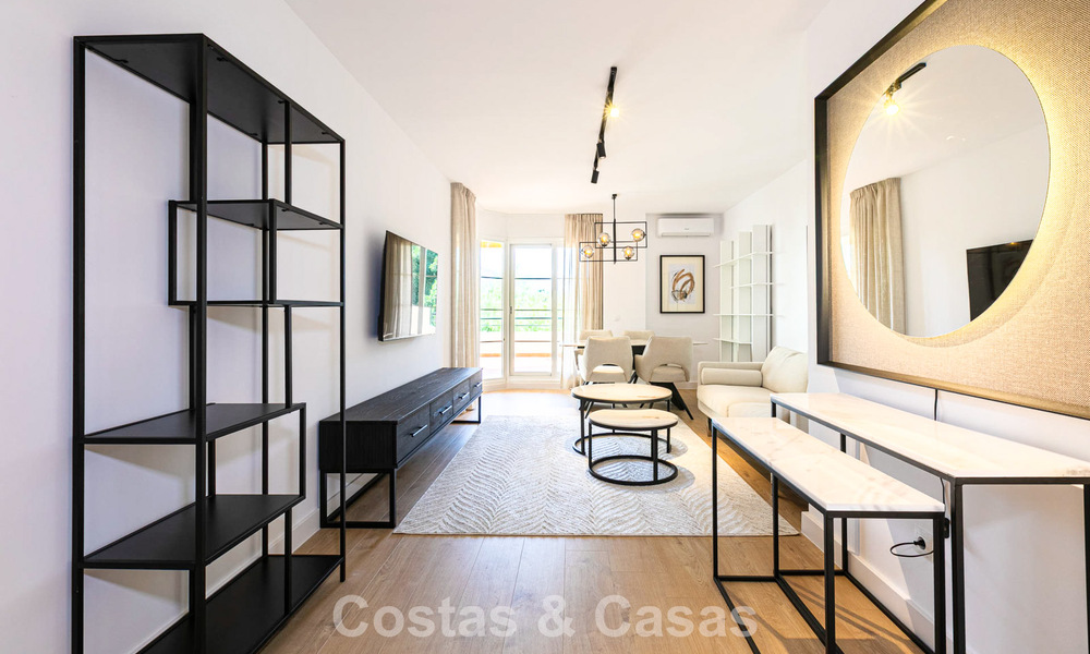 Gerenoveerd appartement te koop op loopafstand van lokale voorzieningen en Puerto Banus in Nueva Andalucia, Marbella 789337