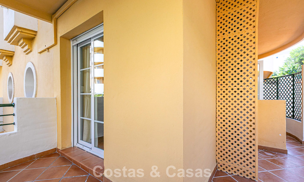 Gerenoveerd appartement te koop op loopafstand van lokale voorzieningen en Puerto Banus in Nueva Andalucia, Marbella 789350