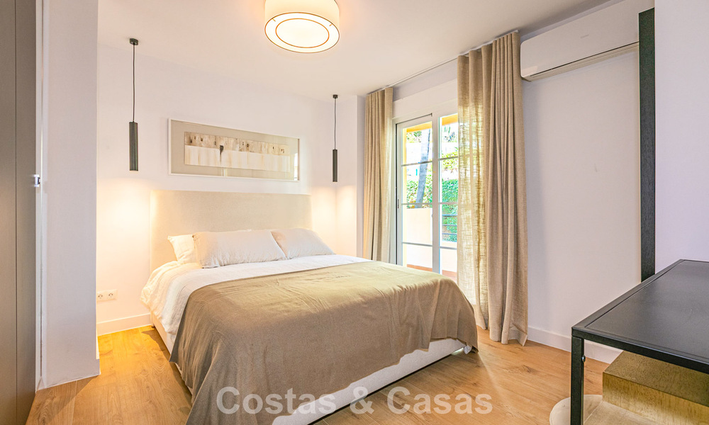 Gerenoveerd appartement te koop op loopafstand van lokale voorzieningen en Puerto Banus in Nueva Andalucia, Marbella 789352