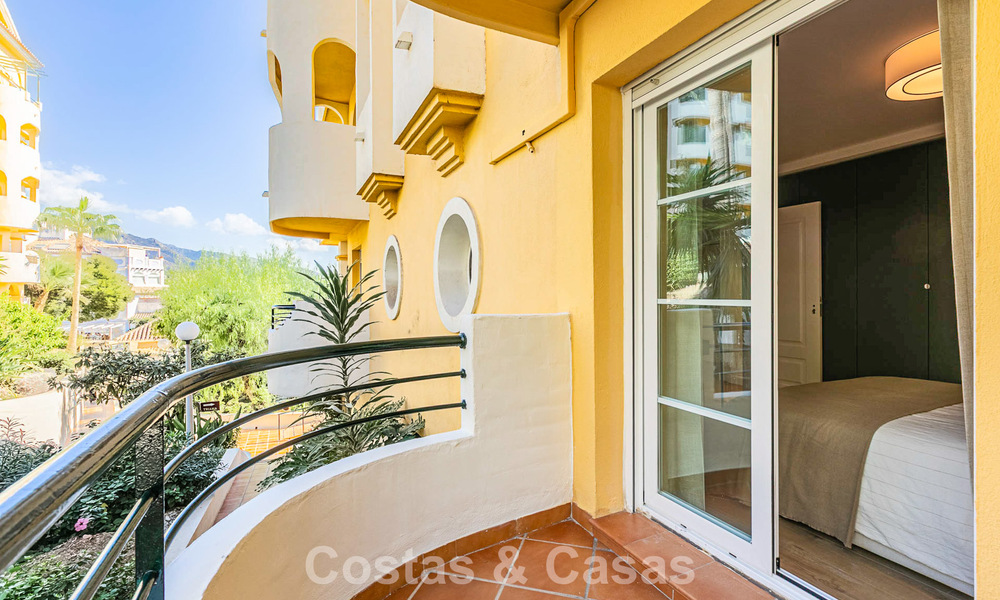 Gerenoveerd appartement te koop op loopafstand van lokale voorzieningen en Puerto Banus in Nueva Andalucia, Marbella 789355