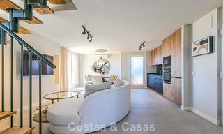 Duplex penthouse met zeezicht te koop op loopafstand van alle voorzieningen en Puerto Banus in Nueva Andalucia, Marbella 789309 