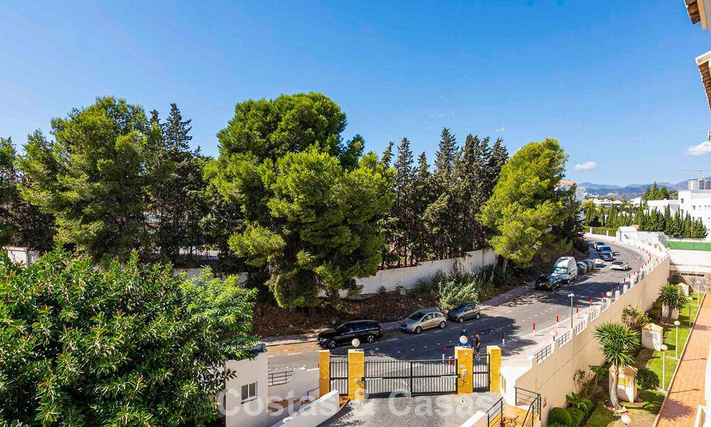 Duplex penthouse met zeezicht te koop op loopafstand van alle voorzieningen en Puerto Banus in Nueva Andalucia, Marbella 789315