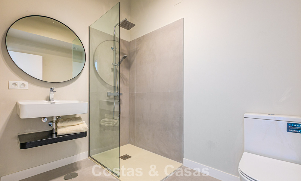 Duplex penthouse met zeezicht te koop op loopafstand van alle voorzieningen en Puerto Banus in Nueva Andalucia, Marbella 789320