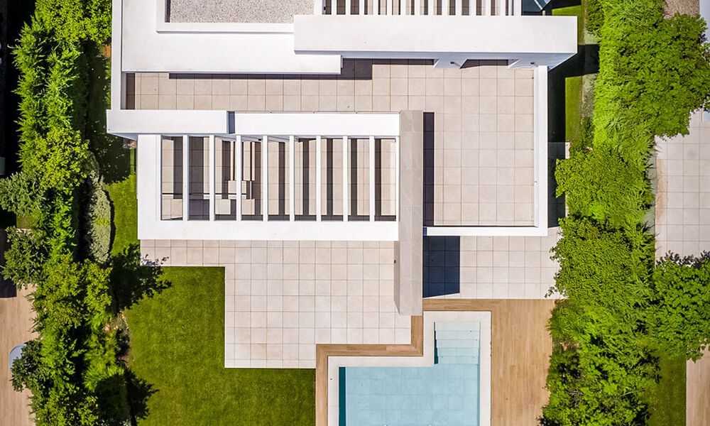 Instapklare, luxevilla met minimalistische architectuur te koop op de New Golden Mile tussen Marbella en Estepona 789680