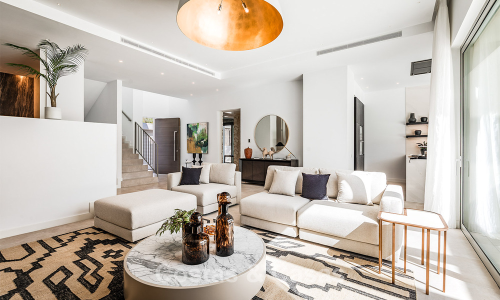 Instapklare, luxevilla met minimalistische architectuur te koop op de New Golden Mile tussen Marbella en Estepona 789684