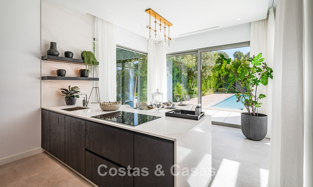 Instapklare, luxevilla met minimalistische architectuur te koop op de New Golden Mile tussen Marbella en Estepona 789693