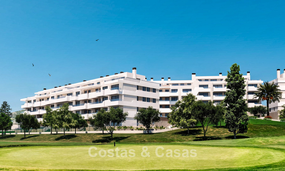 Eigentijdse nieuwbouwappartementen te koop grenzend aan de golfbaan in Mijas, Costa del Sol 789300