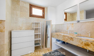 Instapklaar, contemporain appartement met panoramisch zeezicht te koop ten oosten van Marbella 789380 