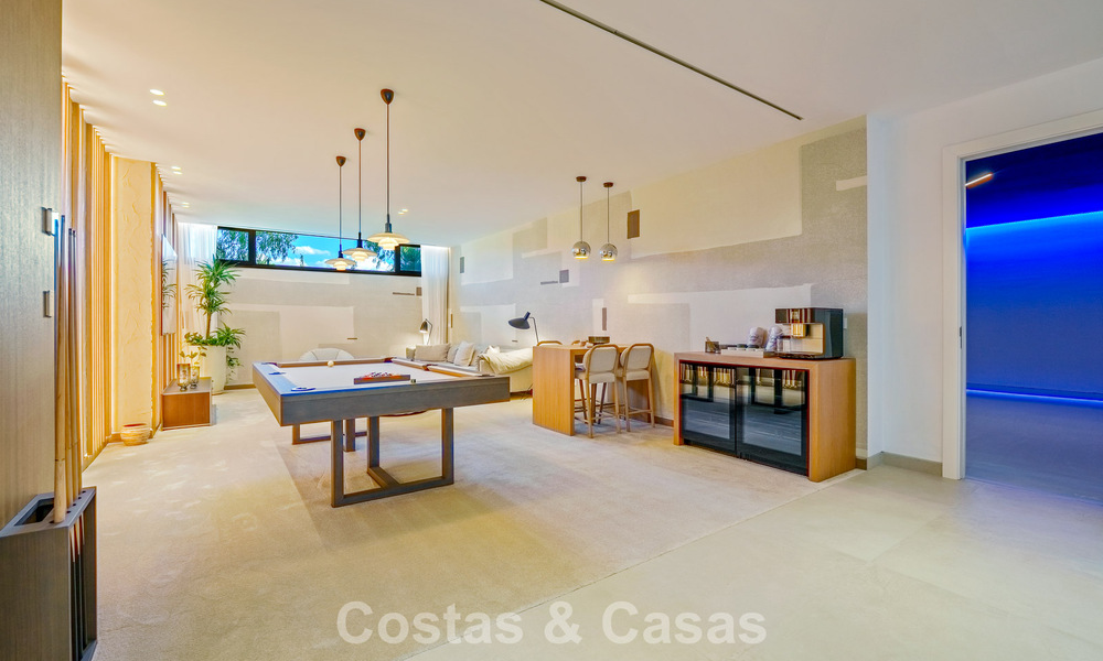 Exclusieve hedendaagse luxevilla te koop binnen een beveiligde gemeenschap in La Quinta, Benahavis - Marbella 789407