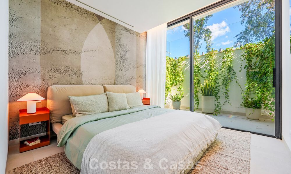 Exclusieve hedendaagse luxevilla te koop binnen een beveiligde gemeenschap in La Quinta, Benahavis - Marbella 789416