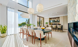 Exclusieve hedendaagse luxevilla te koop binnen een beveiligde gemeenschap in La Quinta, Benahavis - Marbella 789427 