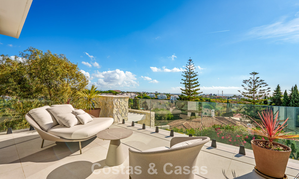 Exclusieve hedendaagse luxevilla te koop binnen een beveiligde gemeenschap in La Quinta, Benahavis - Marbella 789441