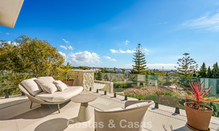 Exclusieve hedendaagse luxevilla te koop binnen een beveiligde gemeenschap in La Quinta, Benahavis - Marbella 789441 