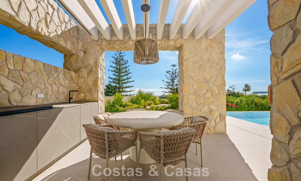 Exclusieve hedendaagse luxevilla te koop binnen een beveiligde gemeenschap in La Quinta, Benahavis - Marbella 789446