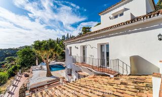 Elegante Andalusische luxevilla met tijdloze charme te koop in El Madroñal, Marbella - Benahavis 789527 