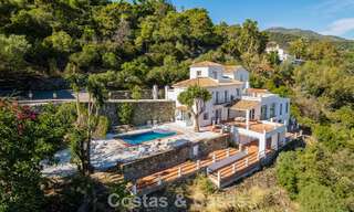 Elegante Andalusische luxevilla met tijdloze charme te koop in El Madroñal, Marbella - Benahavis 789531 