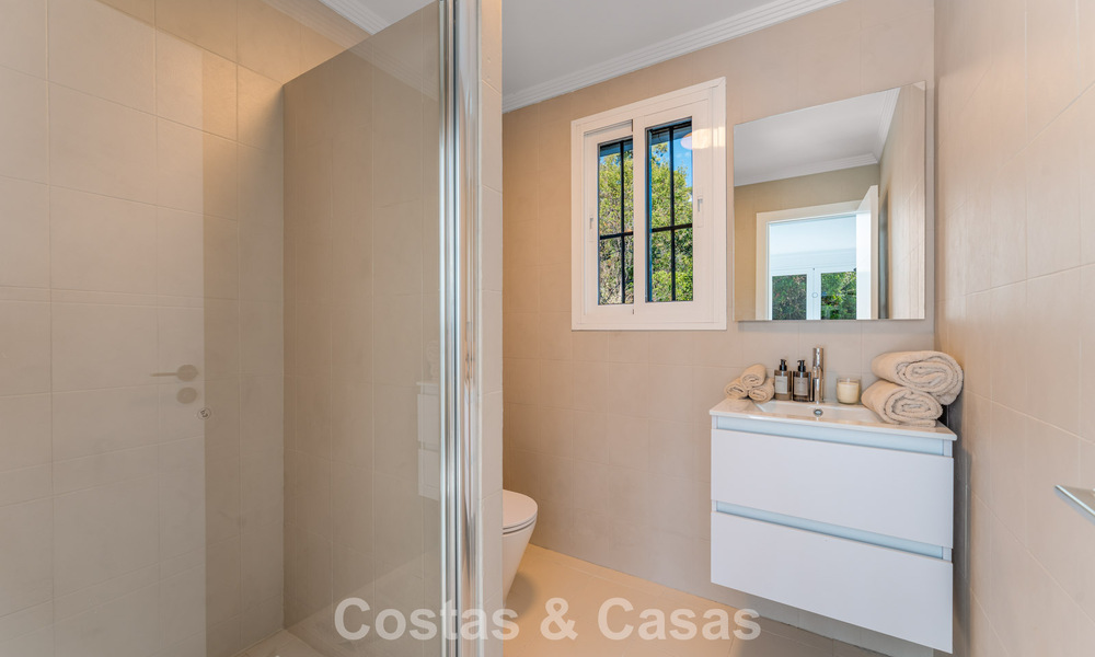 Elegante Andalusische luxevilla met tijdloze charme te koop in El Madroñal, Marbella - Benahavis 789537