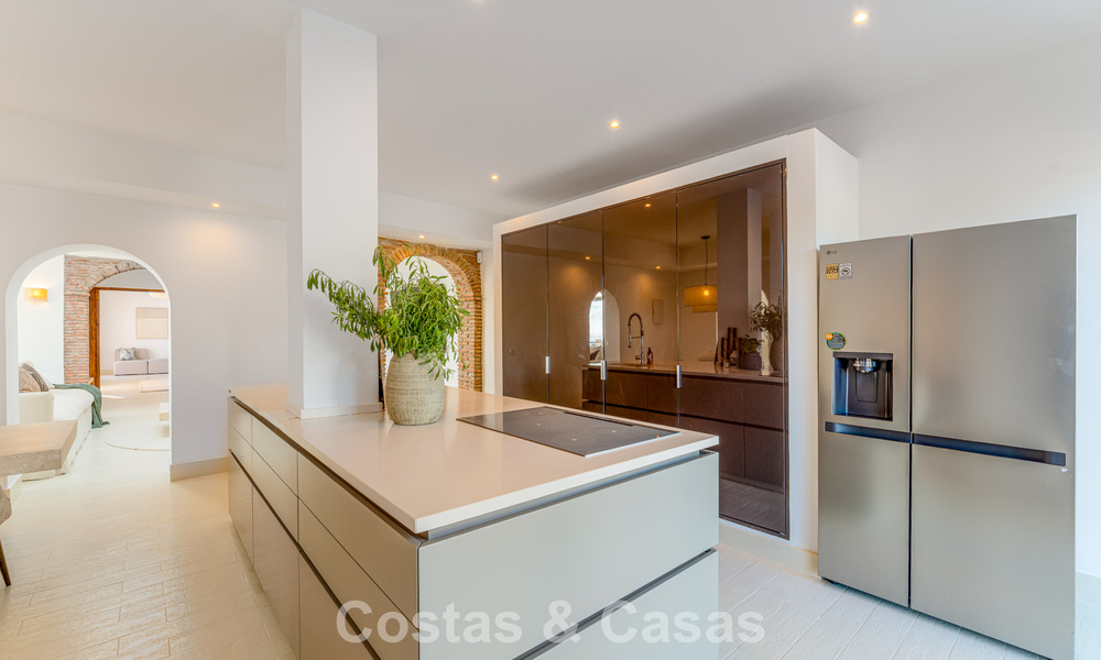 Elegante Andalusische luxevilla met tijdloze charme te koop in El Madroñal, Marbella - Benahavis 789549