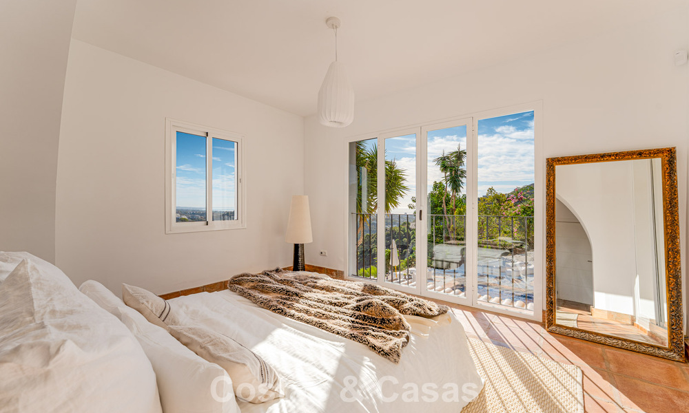 Elegante Andalusische luxevilla met tijdloze charme te koop in El Madroñal, Marbella - Benahavis 789552