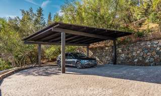 Elegante Andalusische luxevilla met tijdloze charme te koop in El Madroñal, Marbella - Benahavis 789556 