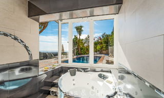 Elegante Andalusische luxevilla met tijdloze charme te koop in El Madroñal, Marbella - Benahavis 789572 