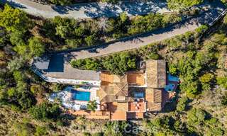 Elegante Andalusische luxevilla met tijdloze charme te koop in El Madroñal, Marbella - Benahavis 789577 