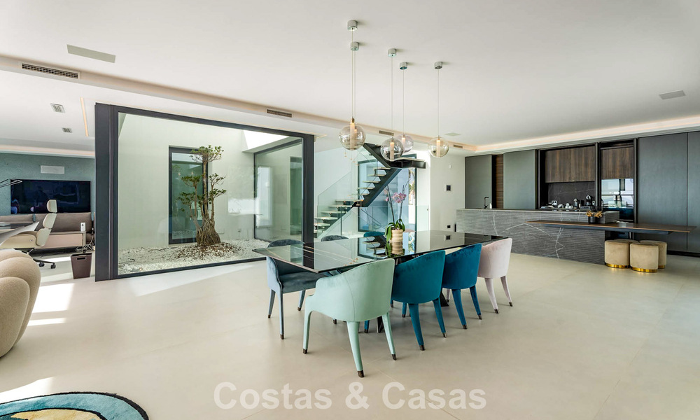Instapklaar, state-of-the-art designervilla met panoramische vergezichten te koop in Marbella - Benahavis 789596