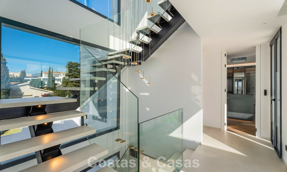 Instapklaar, state-of-the-art designervilla met panoramische vergezichten te koop in Marbella - Benahavis 789613