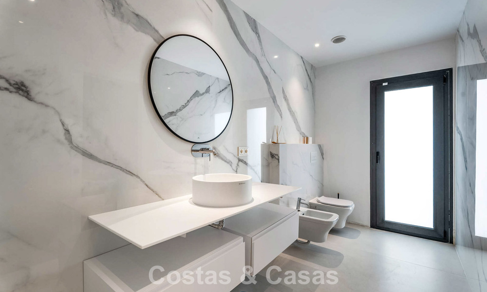 Instapklaar, state-of-the-art designervilla met panoramische vergezichten te koop in Marbella - Benahavis 789617