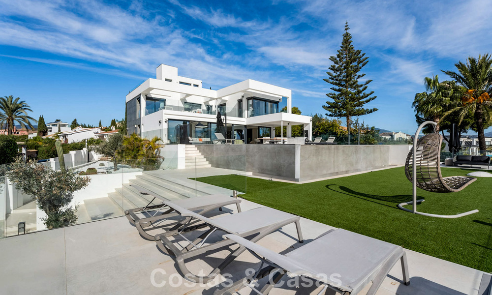 Instapklaar, state-of-the-art designervilla met panoramische vergezichten te koop in Marbella - Benahavis 789618